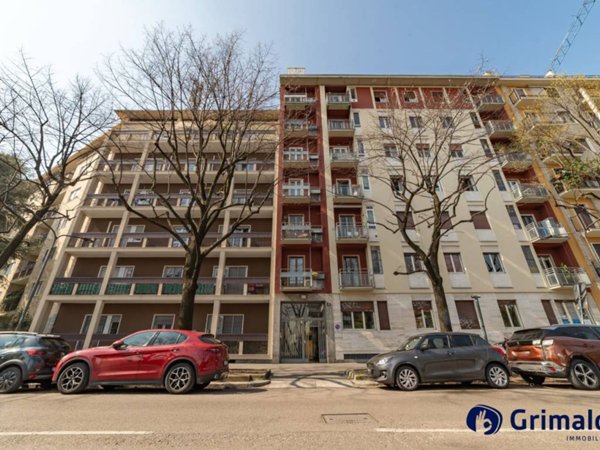 appartamento in vendita a Milano in zona Rembrandt