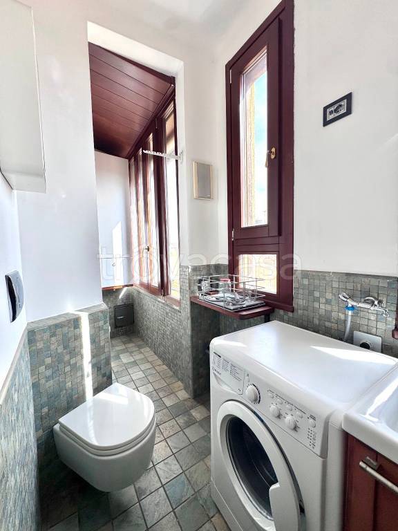 appartamento in vendita a Milano in zona Bocconi