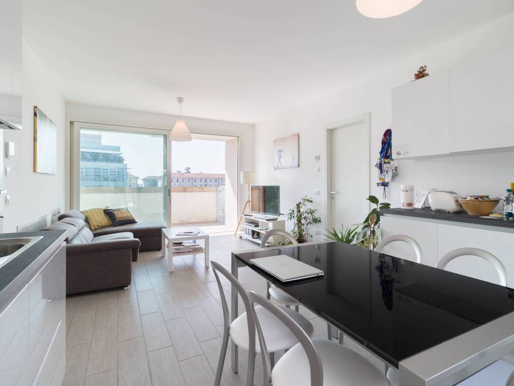 appartamento in vendita a Milano in zona Lambrate