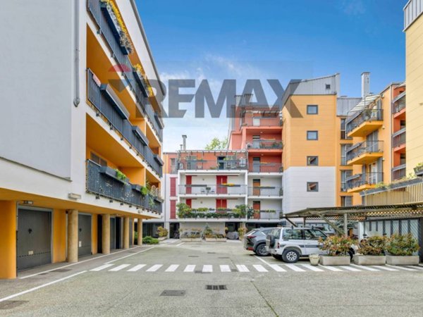 appartamento in vendita a Milano in zona Segnano