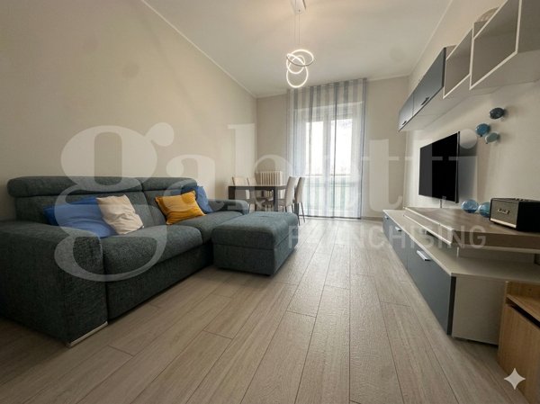 appartamento in vendita a Milano in zona Famagosta