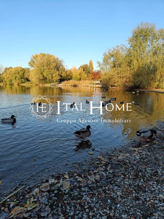 appartamento in vendita a Milano in zona Baggio