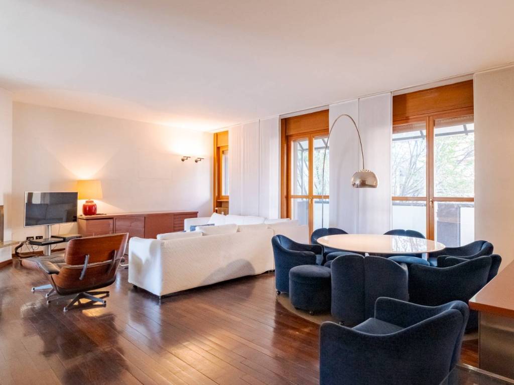 appartamento in vendita a Milano in zona Sempione