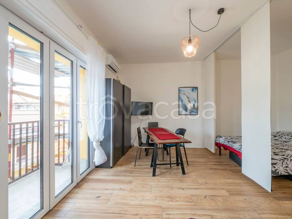 appartamento in vendita a Milano in zona Dergano