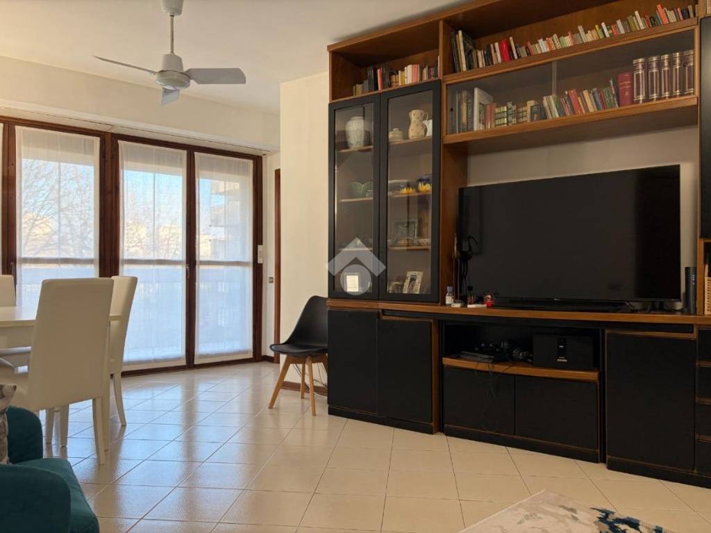 appartamento in vendita a Milano in zona Gallaratese