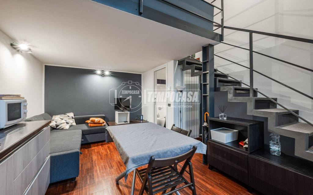 appartamento in vendita a Milano in zona Ponte Seveso