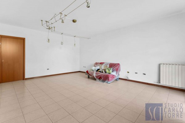 casa indipendente in vendita a Milano in zona Gratosoglio