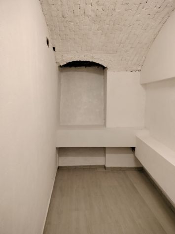 locale commerciale in vendita a Milano in zona Porta Venezia