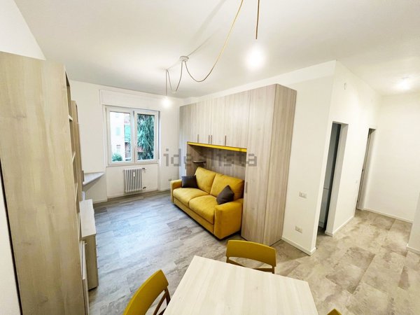 appartamento in vendita a Milano in zona Famagosta