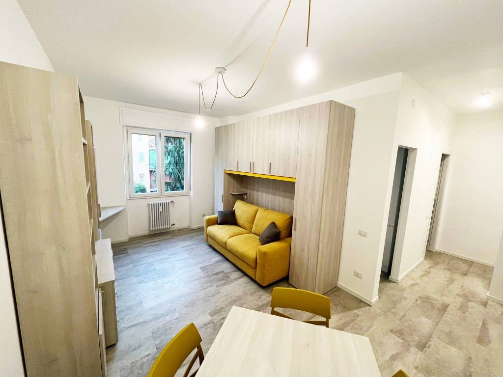 appartamento in vendita a Milano in zona Barona