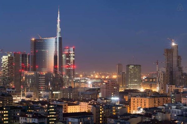 ufficio in vendita a Milano in zona Porta Nuova