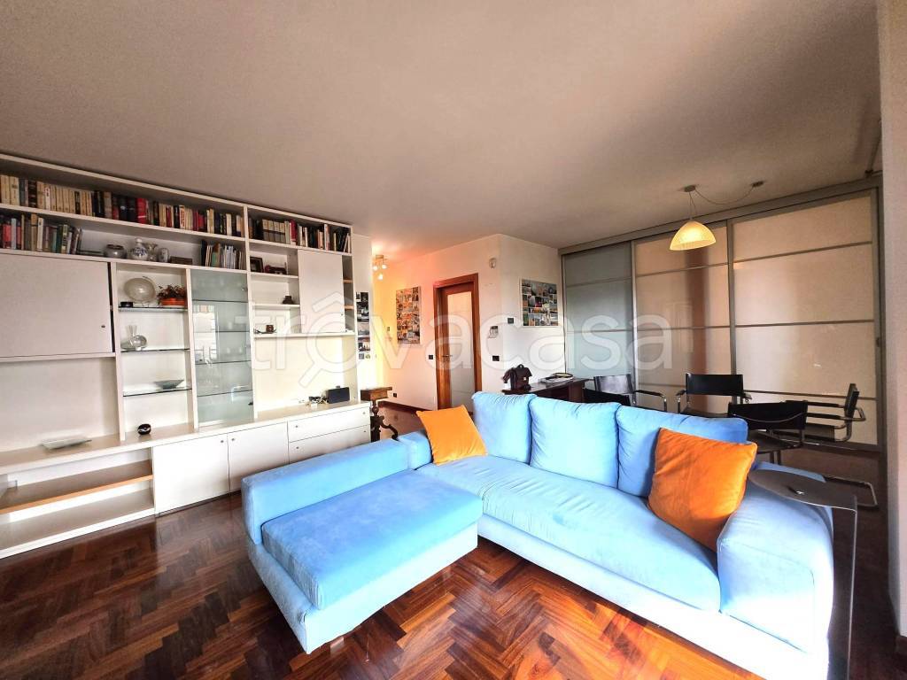 appartamento in vendita a Milano in zona Vigentino