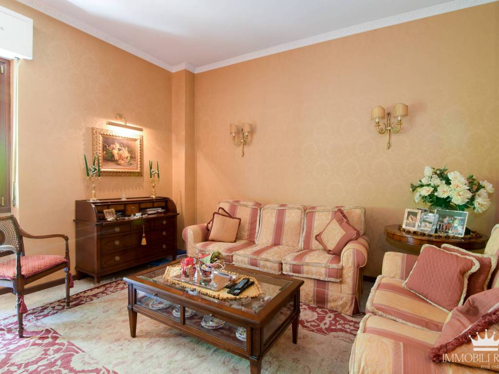 appartamento in vendita a Milano in zona Baggio