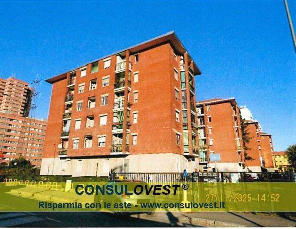 appartamento in vendita a Milano in zona Adriano
