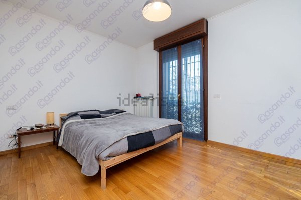 appartamento in vendita a Milano in zona Baggio