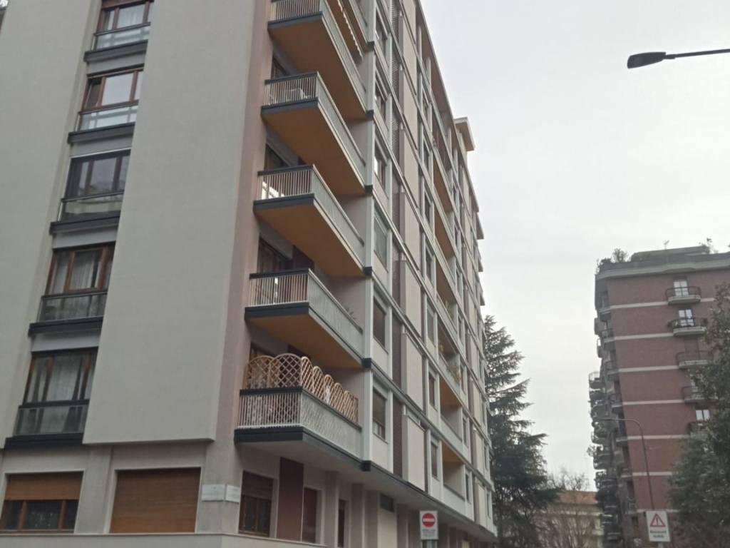 ufficio in vendita a Milano in zona Solari