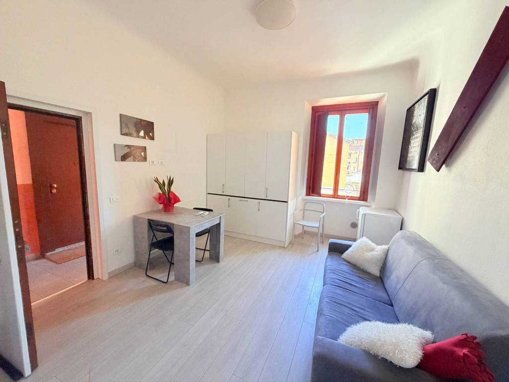 appartamento in vendita a Milano in zona Chiesa Rossa