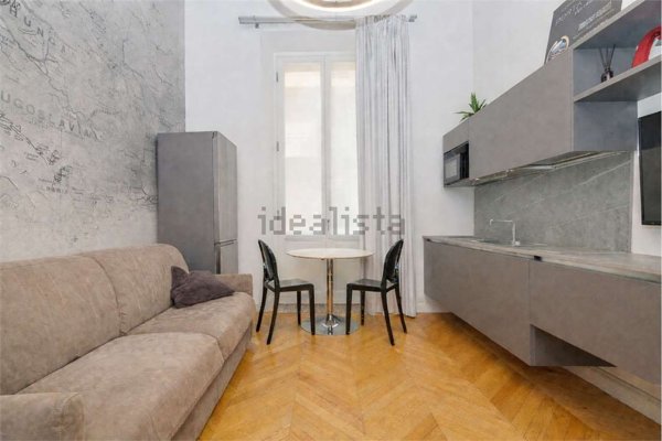 appartamento in vendita a Milano in zona Porta Nuova