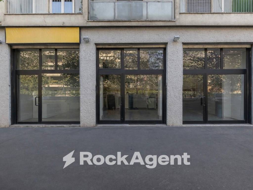 negozio in vendita a Milano in zona Isola