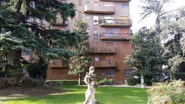 appartamento in vendita a Milano in zona Vigentino