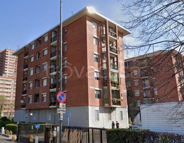 appartamento in vendita a Milano in zona Adriano