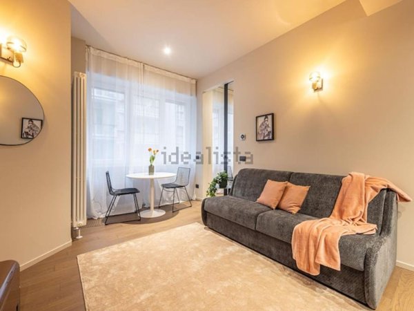 appartamento in vendita a Milano in zona Porta Nuova