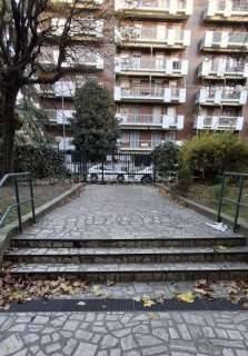 appartamento in vendita a Milano in zona Vigentino
