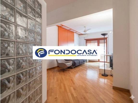 appartamento in vendita a Milano in zona Sant'Ambrogio