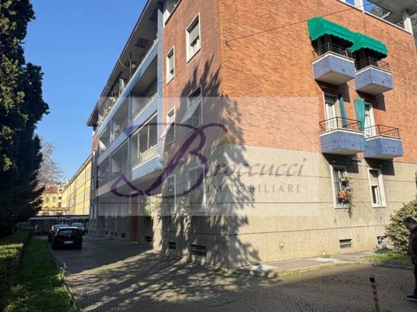 appartamento in vendita a Milano in zona Piazzale Lodi