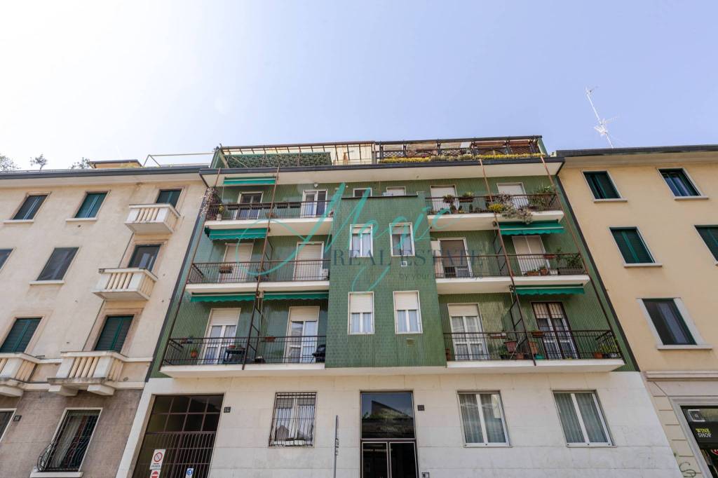 appartamento in vendita a Milano in zona Famagosta
