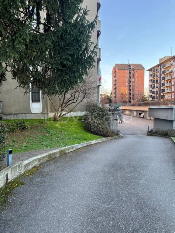 locale commerciale in vendita a Milano