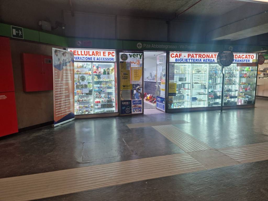 negozio in vendita a Milano in zona Chiesa Rossa