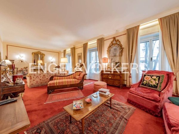 appartamento in vendita a Milano in zona Cadorna