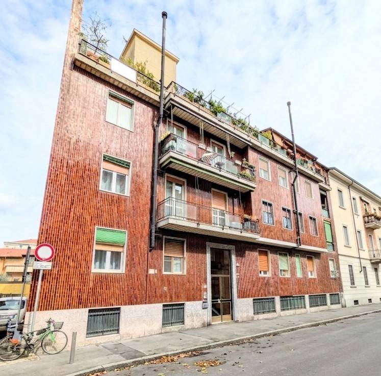 appartamento in vendita a Milano in zona Baggio