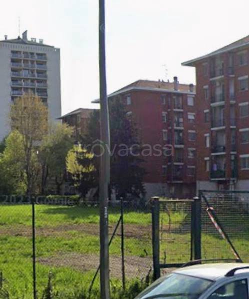 appartamento in vendita a Milano in zona Adriano