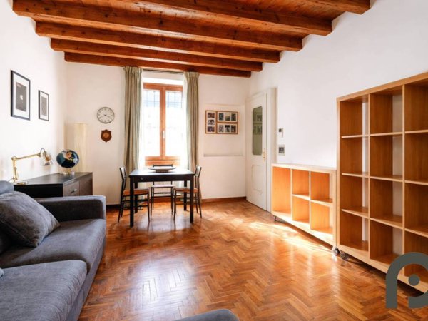 appartamento in vendita a Milano in zona Guastalla