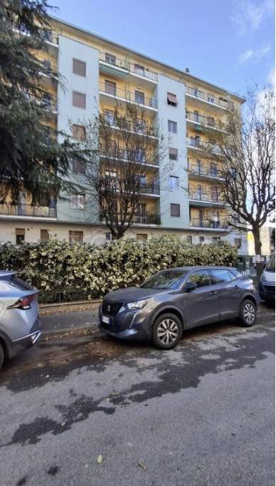 appartamento in vendita a Milano in zona Vigentino