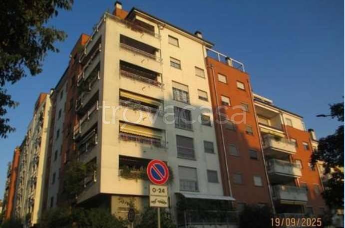 appartamento in vendita a Milano in zona Quarto Oggiaro