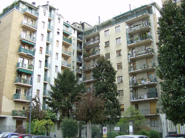 appartamento in vendita a Milano in zona Lorenteggio