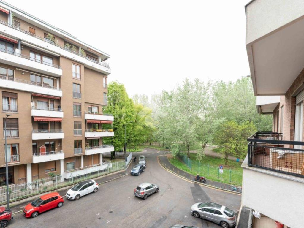 appartamento in vendita a Milano in zona Stadera