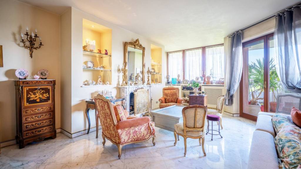 appartamento in vendita a Milano in zona Trenno