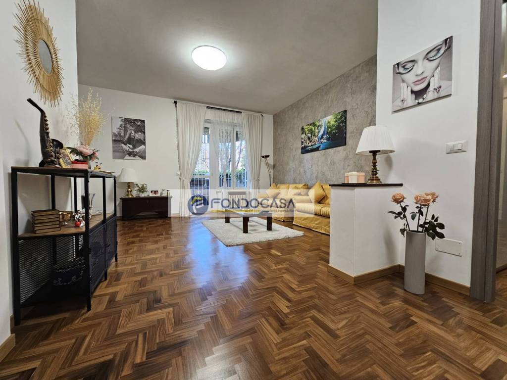 appartamento in vendita a Milano in zona Morivione