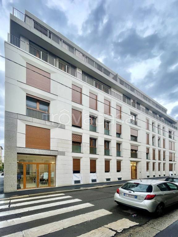 appartamento in vendita a Milano in zona Sant'Ambrogio