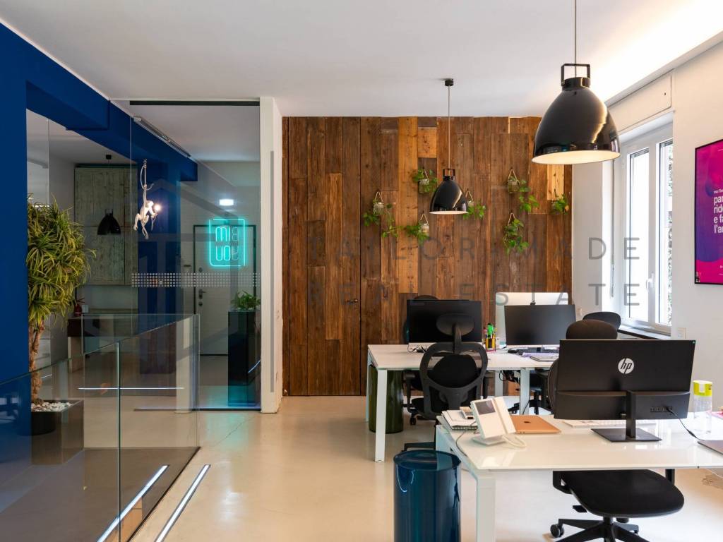 intera palazzina in vendita a Milano in zona Porta Garibaldi