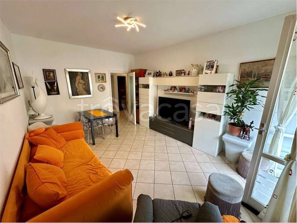 appartamento in vendita a Milano in zona Barona