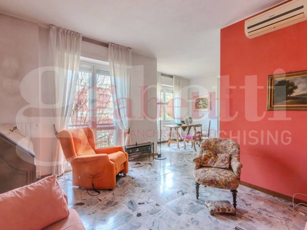appartamento in vendita a Milano in zona Famagosta