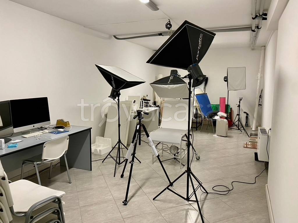 locale commerciale in vendita a Milano in zona Casoretto