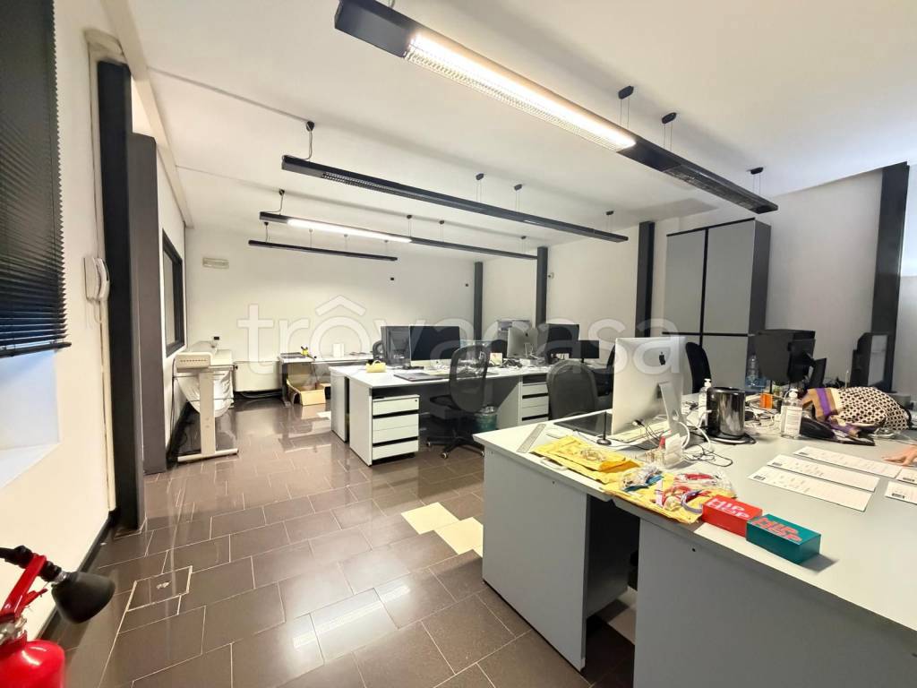 ufficio in vendita a Milano in zona Casoretto