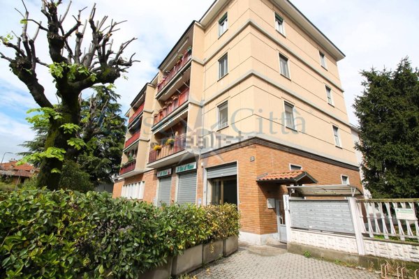 appartamento in vendita a Milano in zona Trenno