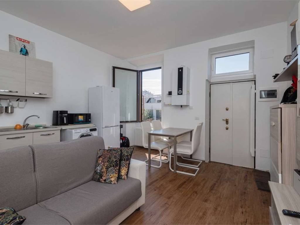 appartamento in vendita a Milano in zona Sempione